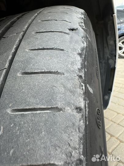 Pirelli P Zero PZ4 245/40 R20 и 275/35 R20 102Y