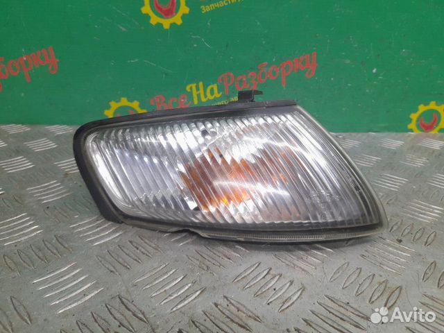 Поворотник правый Mazda 626 хэтчбек 1.8 Л 1993