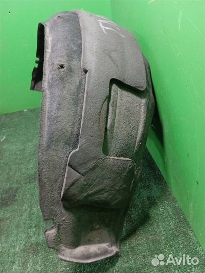 Подкрылок задний левый Toyota Verso R2 2009