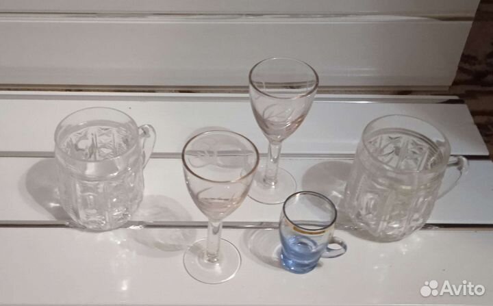 Салатник и разнообразная посуда