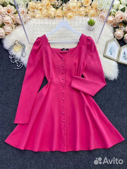 Красивое платье, полностью на пуговицах