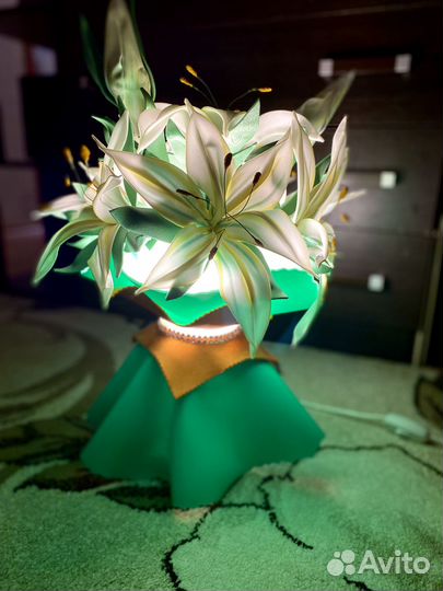 Лилия светильник