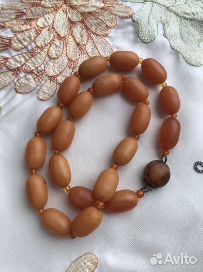 Янтарь, бакелит СССР Прибалтика