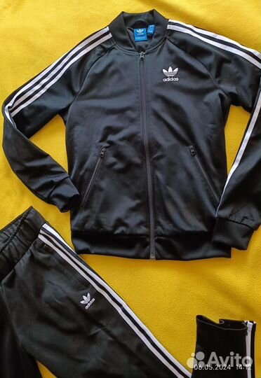 Спортивный костюм adidas