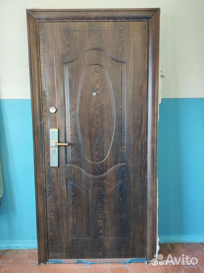 Дверь металлическая входная