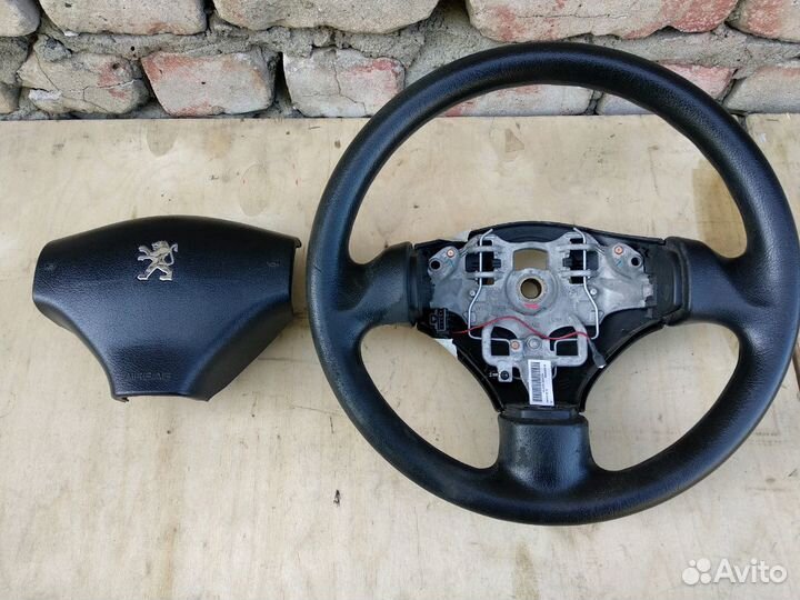 Подушка безопасности водителя Пежо 206