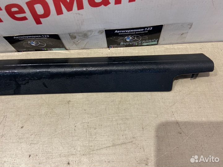 Накладка на порог салона правая Mercedes E250 C207