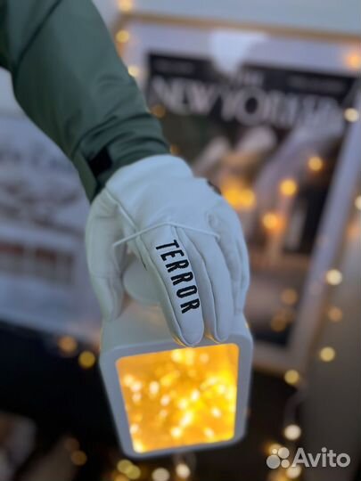 Перчатки зимние на мембране кожаные белые