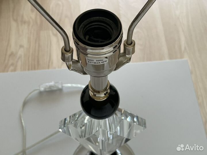 Лампа настольная с абажуром