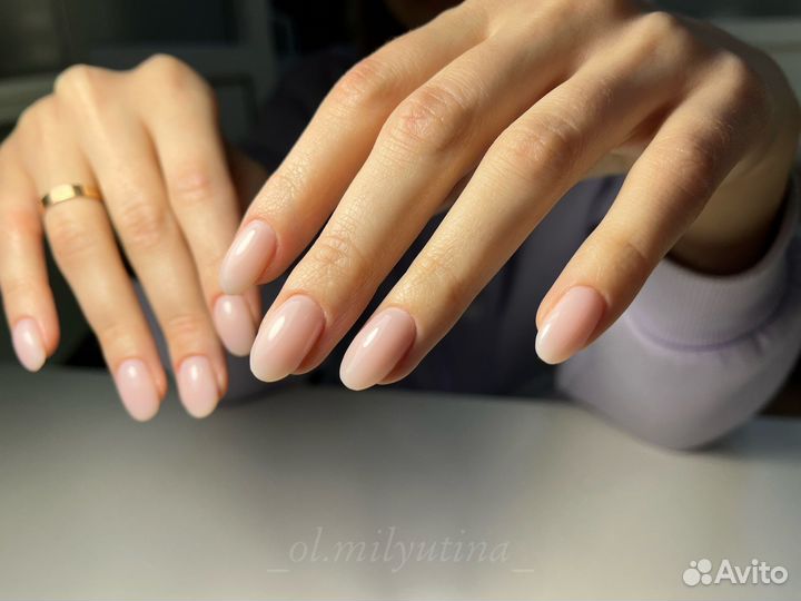 Педикюр с покрытием лаком