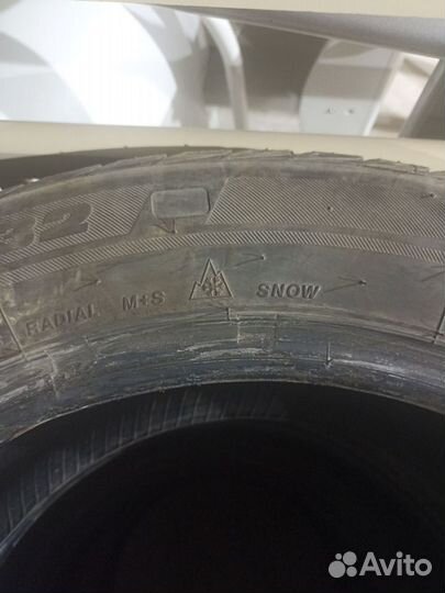 Bridgestone Blizzak WS-50 3.75/4.5 R16 26B