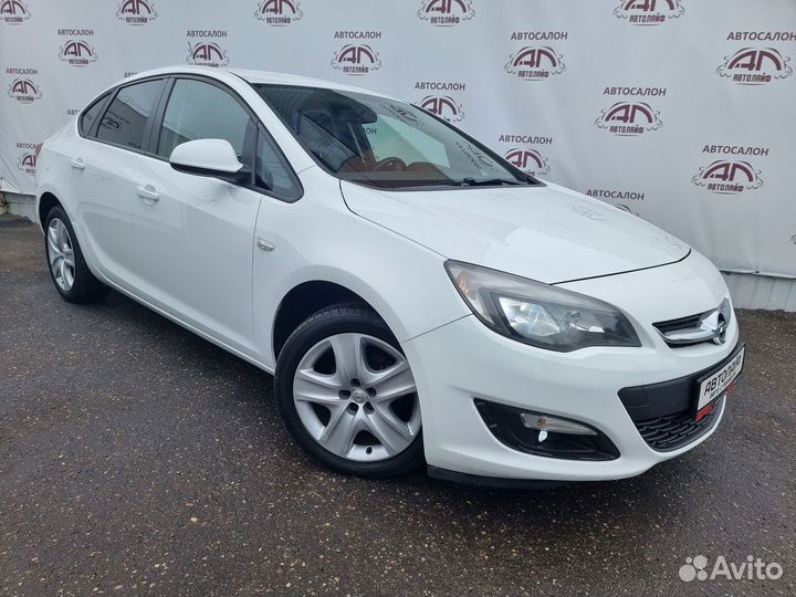 Opel Astra, 2012