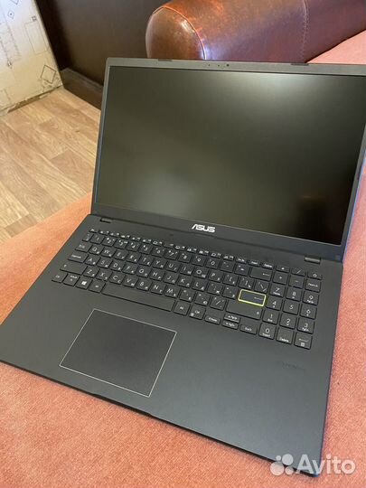 Мощный свежий ноутбук Asus VivoBook 2022