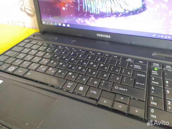 Бюджетный ноутбук Toshiba Intel Pеntium + Ram 4Gb