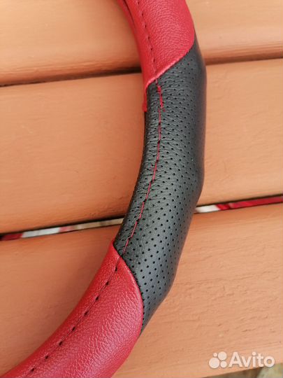 Оплётка/чехол на руль автомобиля