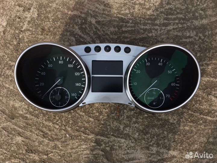 Панель приборов для Mercedes W164 W251