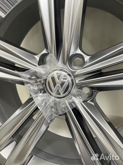 Новые Volkswagen Tiguan, Michelin 235/55 R18