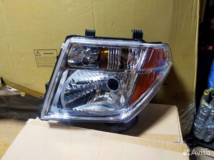 Фара Nissan Pathfinder R51 (04-10г)