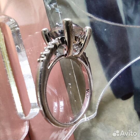 Серебряное кольцо с топазом 