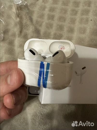 Беспроводные наушники airpods
