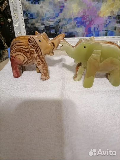 Фигурки животных из оникса
