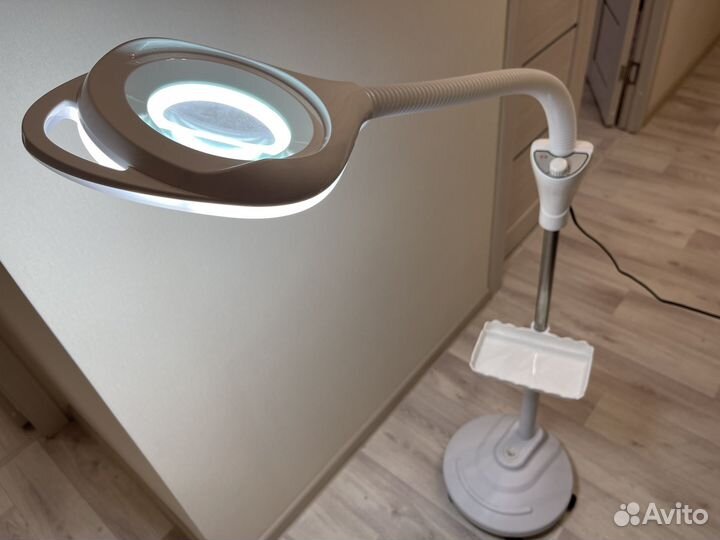 Ulnoff Лампа лупа косметологическая 160 см