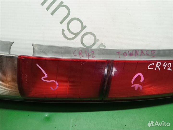 Стоп-сигнал задний правый Toyota Lite Ace CR42