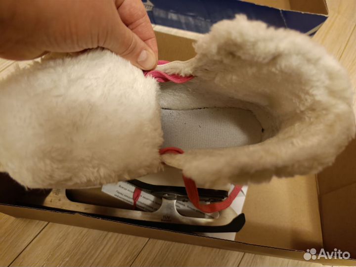 Фигурные коньки.Утепленные. 38-40 размер.В отлично