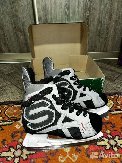 Коньки хоккейные 40 размер