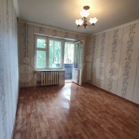 Комната 13,5 м² в 5-к., 2/4 эт.