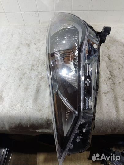 Фара галоген передняя левая Hyundai Solaris 2
