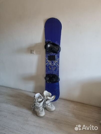 Сноуборд с креплениями и ботинками 40р