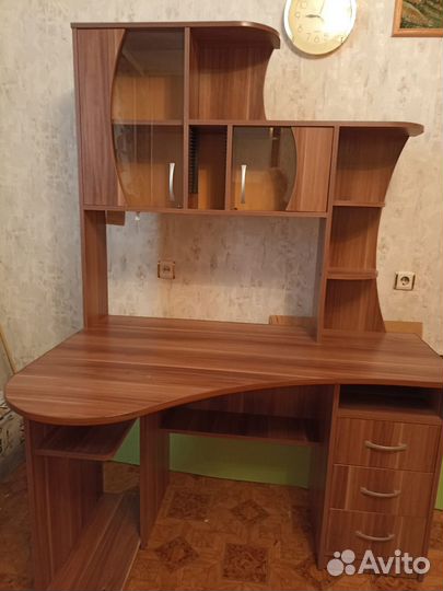 Продам стол