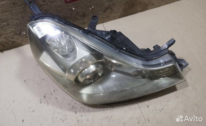 Фары xenon nissan wingroad y12