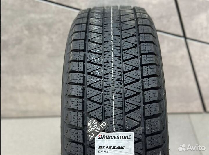 Bridgestone Blizzak DM-V3 225/55 R18