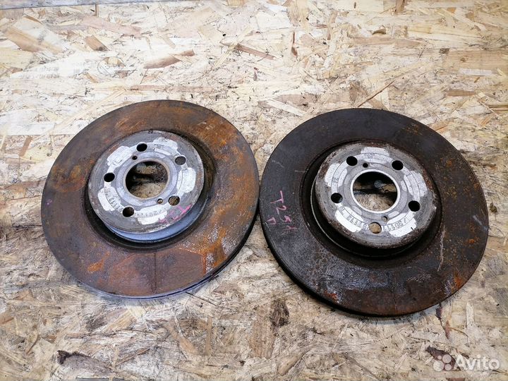 Диск тормозной передний Toyota Avensis T25