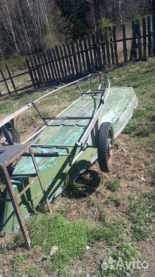 Продам лодку деревянную