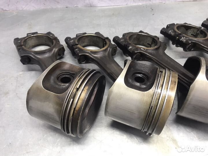 Поршни с шатунами BMW 7 Е32 3.0L 1988г.в., м30b30