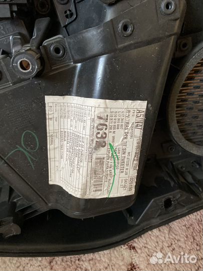 Обшивка задней двери Volkswagen Jetta 7