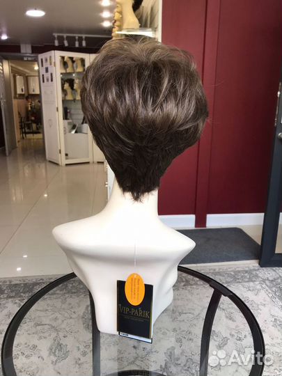 Парик из искусственных волос