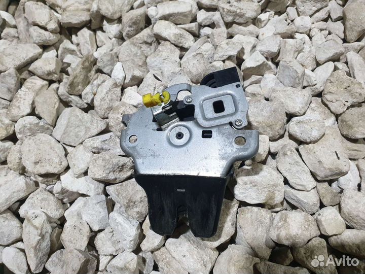 Замок багажника Lancer 10 Лансер