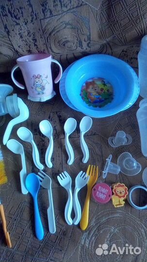 Молокоотсос, бутылочки Avent, ложки, вилки, расчес