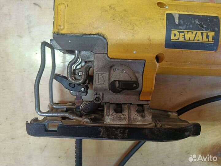 Лобзик dewalt DW 341 K