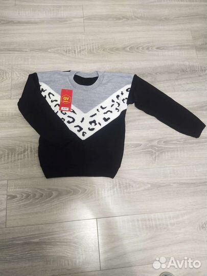 Свитер новый