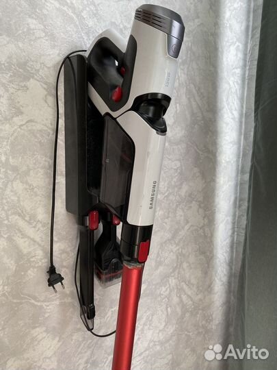 Вертикальный пылесосс