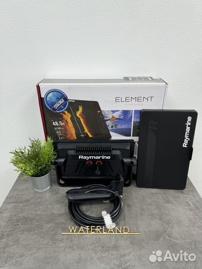 Эхолот Raymarine Element 12 HV с датчиком HV100