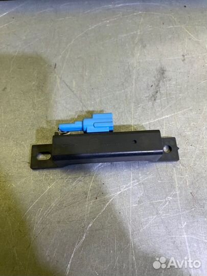 Антенна бесключевого доступа Nissan Patrol Y62 Y62