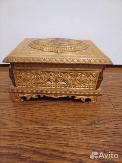 Шкатулки из дерева