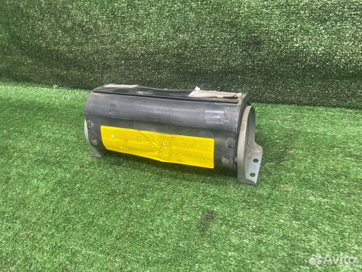 Подушка безопасности в торпедо Mercedes-Benz E