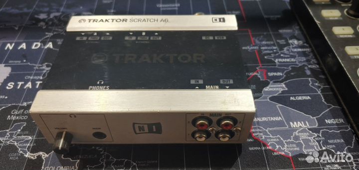 Контроллер Traktor X1 и звуковая карта Traktor a6